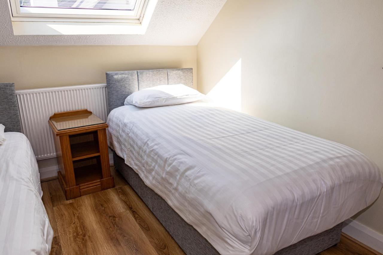 Aisling Guest House Ашбърн Екстериор снимка